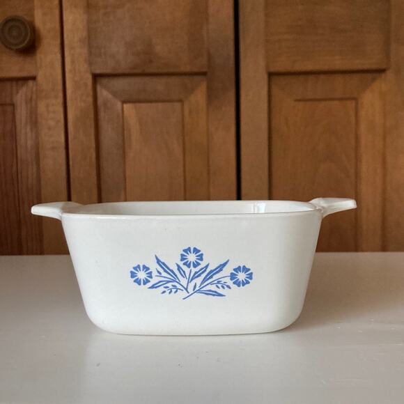 Vintage Corningware Blue Cornflower P-43-B 22oz Petite Pan - Picture 1 of 12